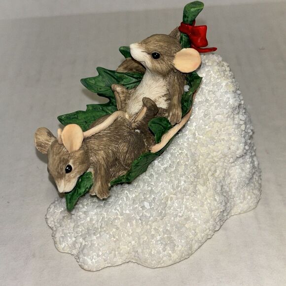 Charming Tails Silvestri Mice Sledding on a Leaf Figurine Dean Griff Rare Item - Picture 7 of 12